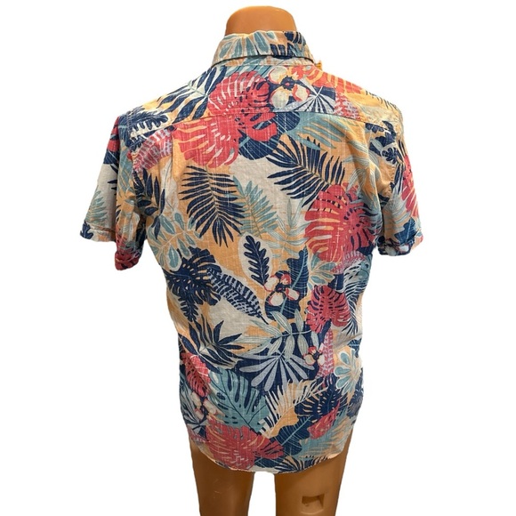 IZOD Saltwater Mens Hawaiian Shirt Relaxed Classics Floral 100% Cotton Sz Medium - Picture 3 of 9